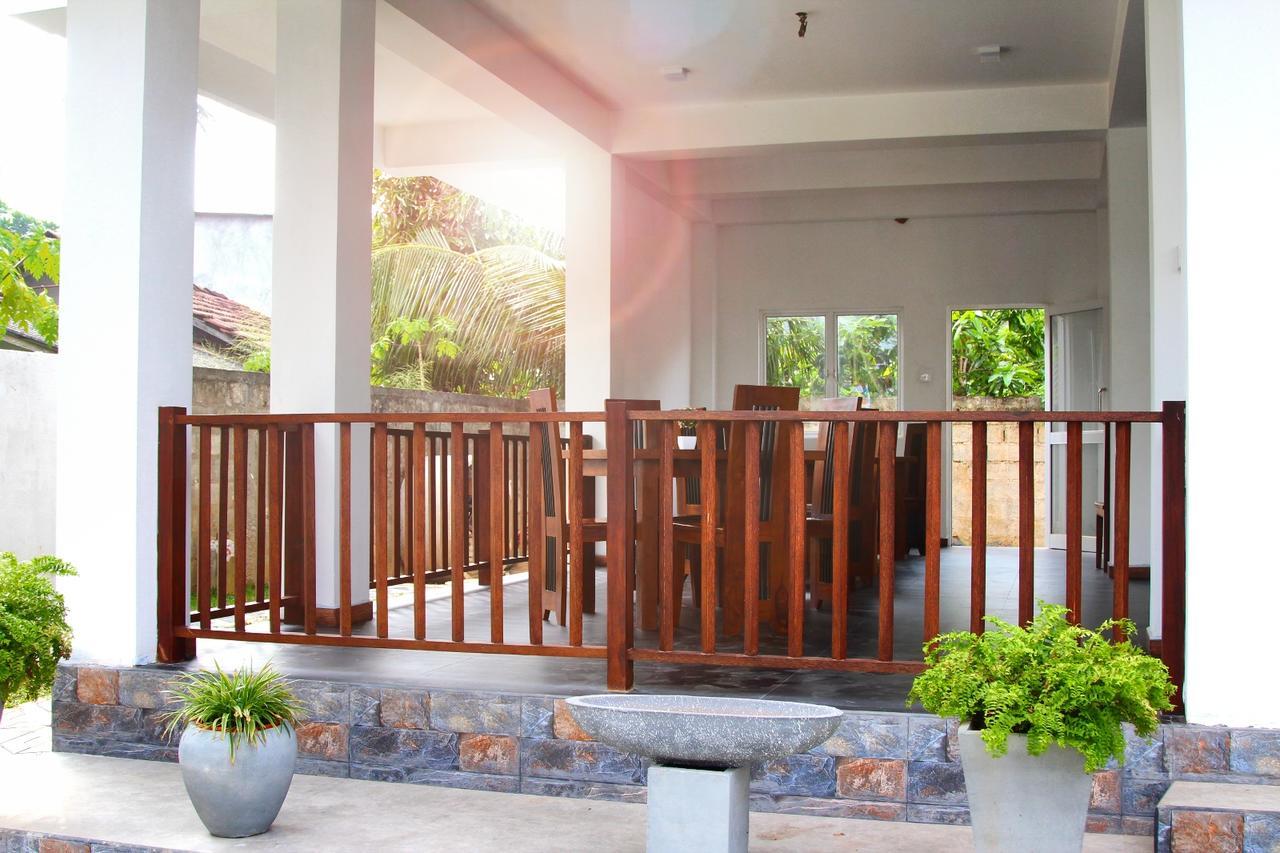 Himawari Beach Villa Матара Екстер'єр фото